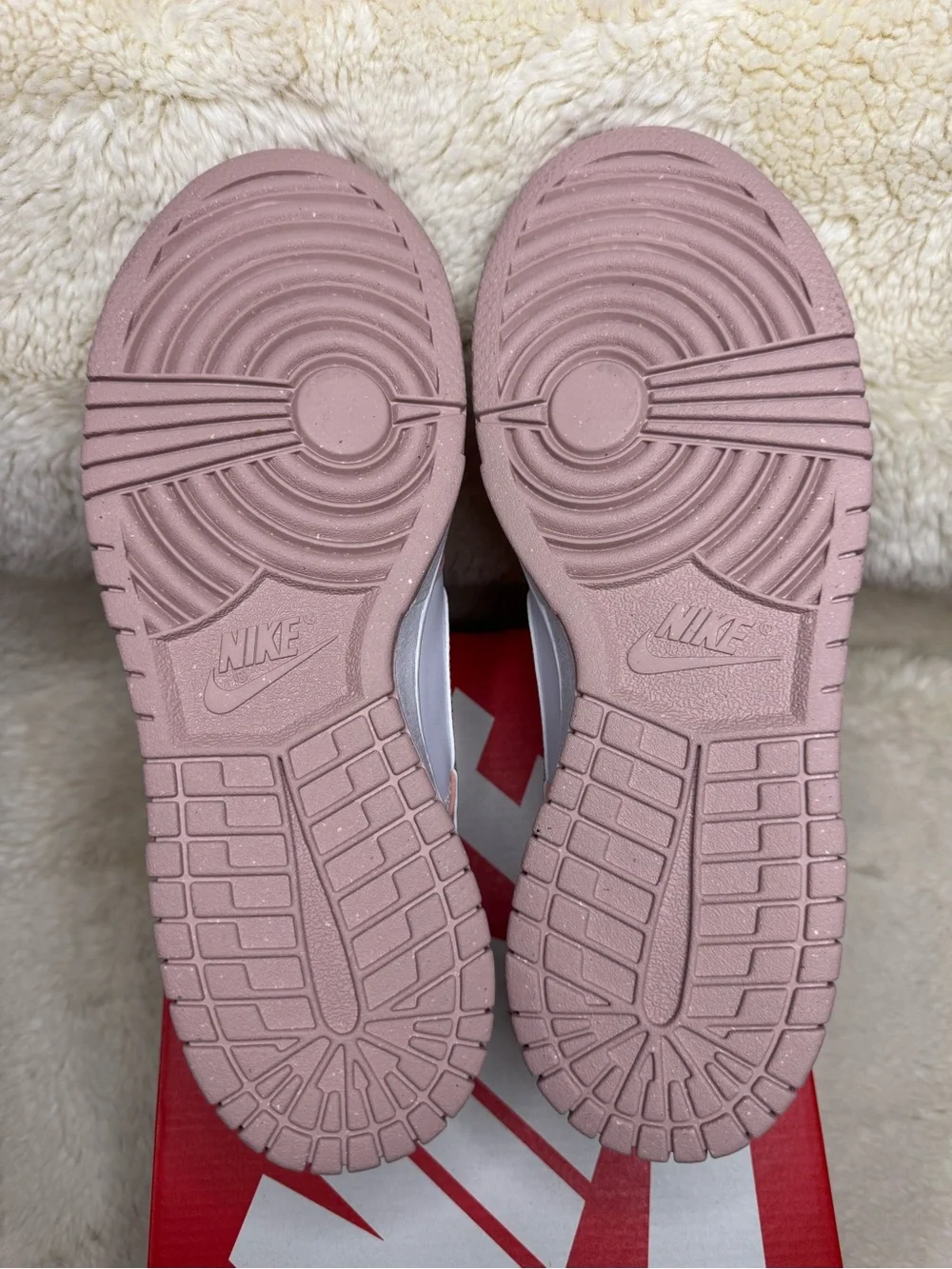 New in box- Nike Dunk Low size 6.5Y